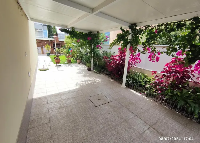 Luxury tent Garden House Oporto