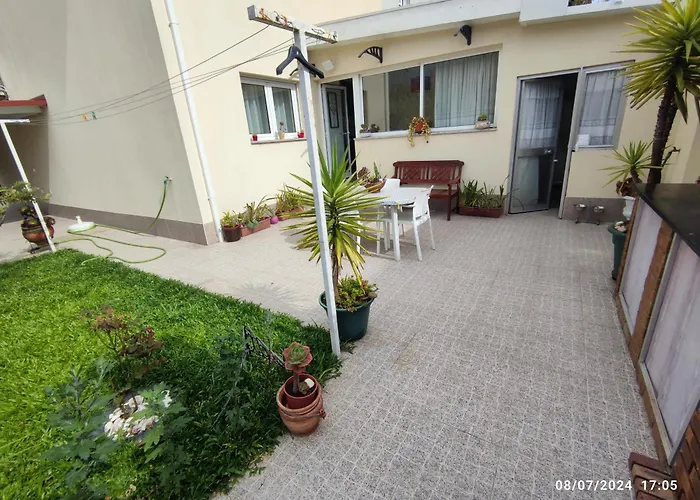 Garden House Oporto Maia (Porto)